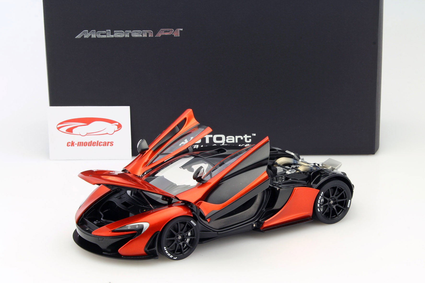 McLaren P1 année 2013 orange 1:18 AUTOart