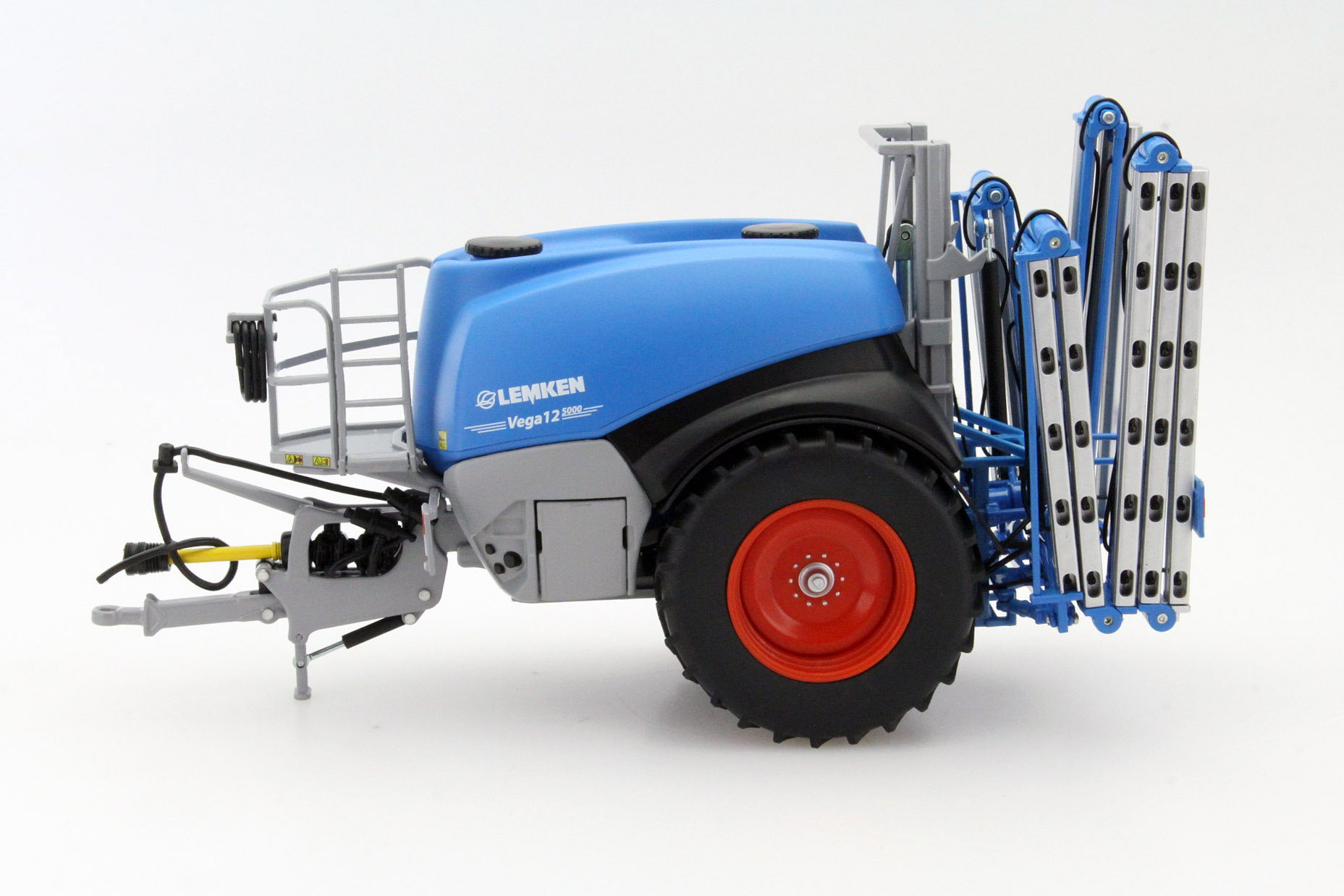 Lemken Pflanzenschutzspritze Vega 12 blue 1:32 Schuco