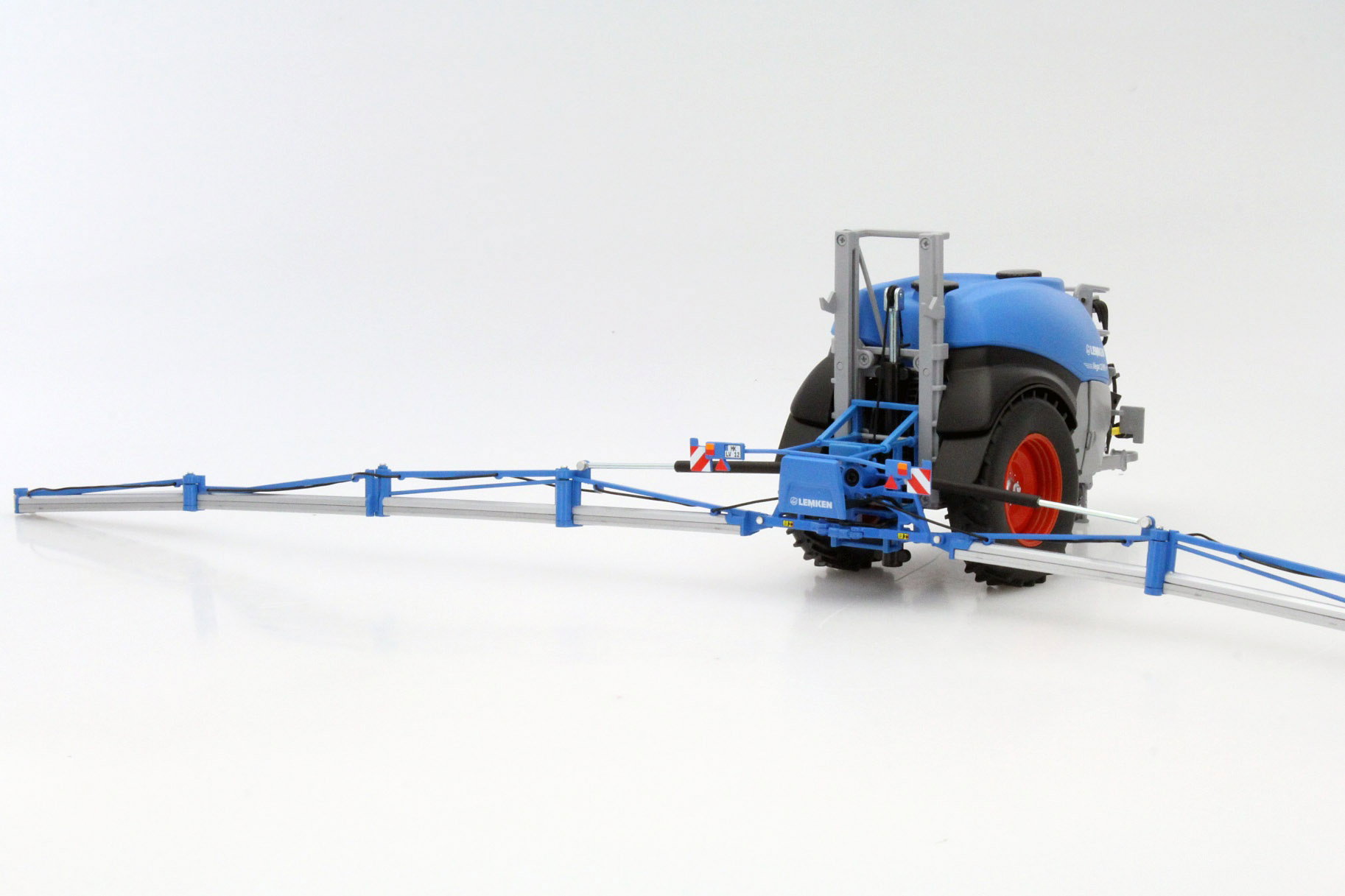 Lemken Pflanzenschutzspritze Vega 12 blue 1:32 Schuco