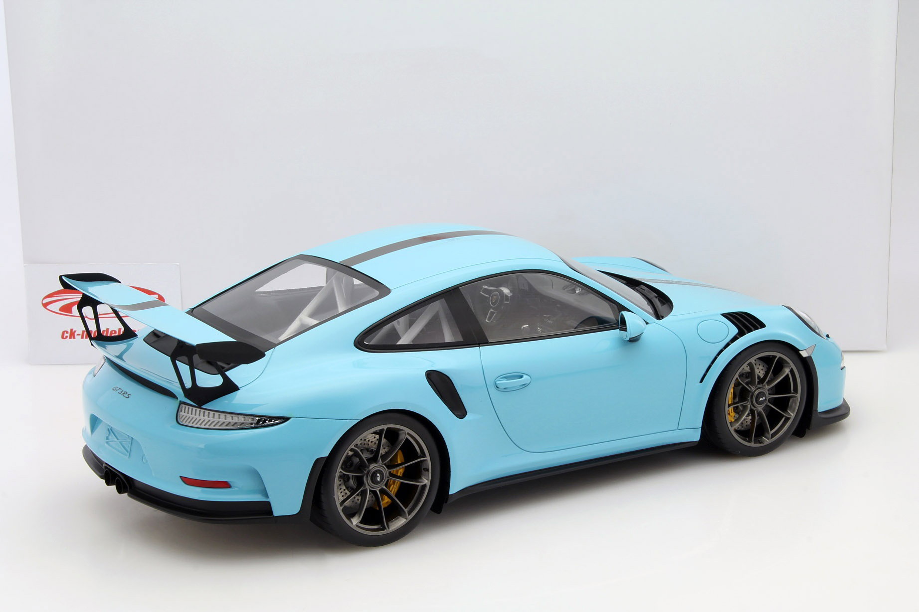 Porsche 911 (991) GT3 RS olympics blue with showcase 1:12 Spark