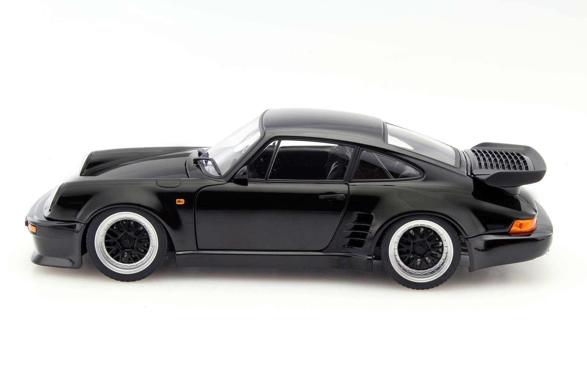 Porsche 911 (930) Turbo Wangan Midnight noir 1:18 AUTOart