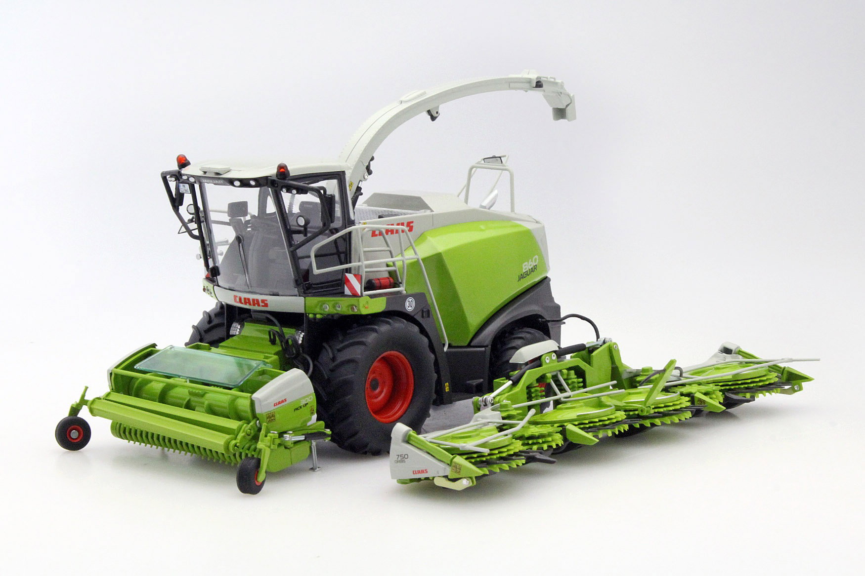 Claas Jaguar 860 Feldhäcksler with Orbis 750 and Pick Up 300 green 1:32 Wiking