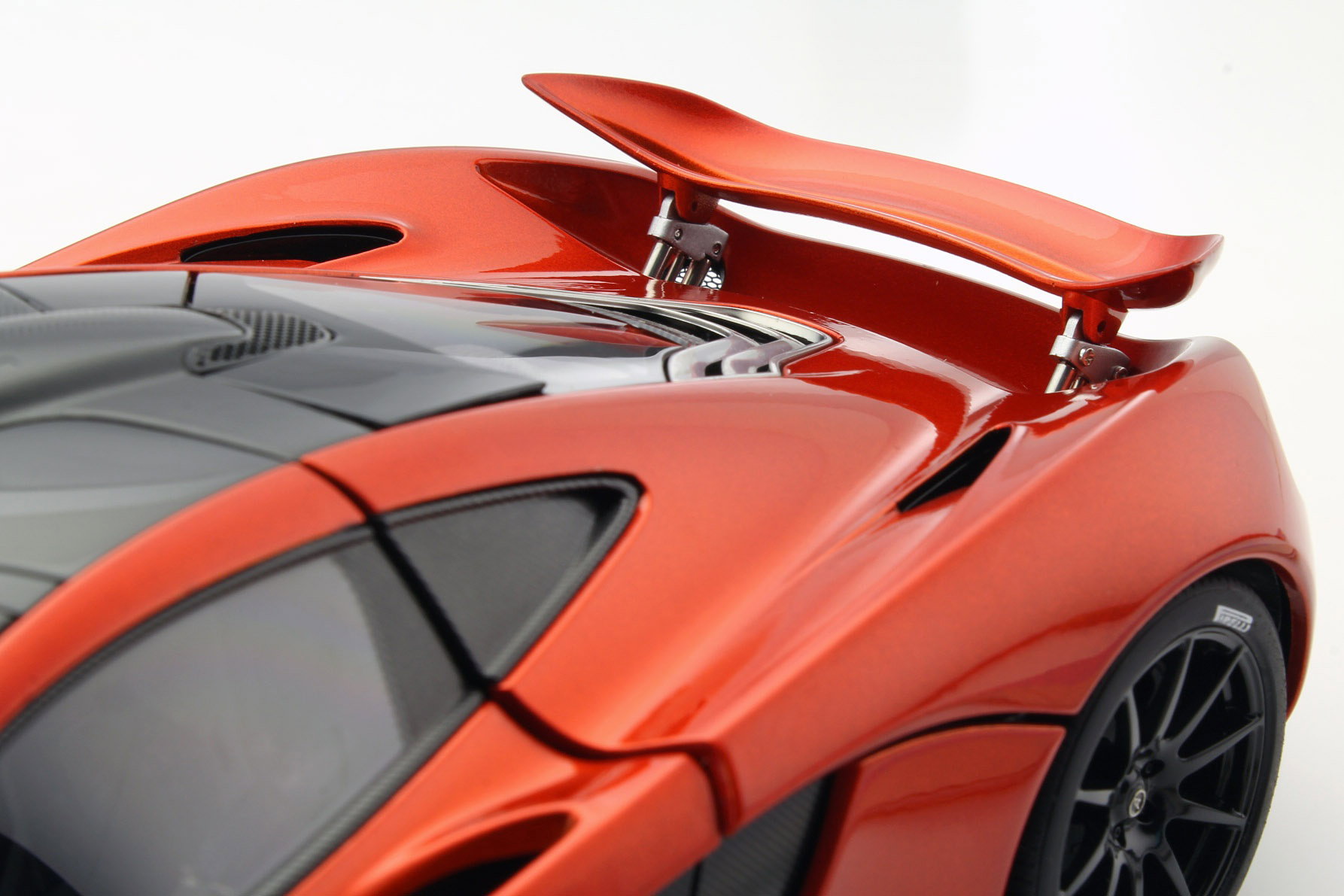 McLaren P1 année 2013 orange 1:18 AUTOart