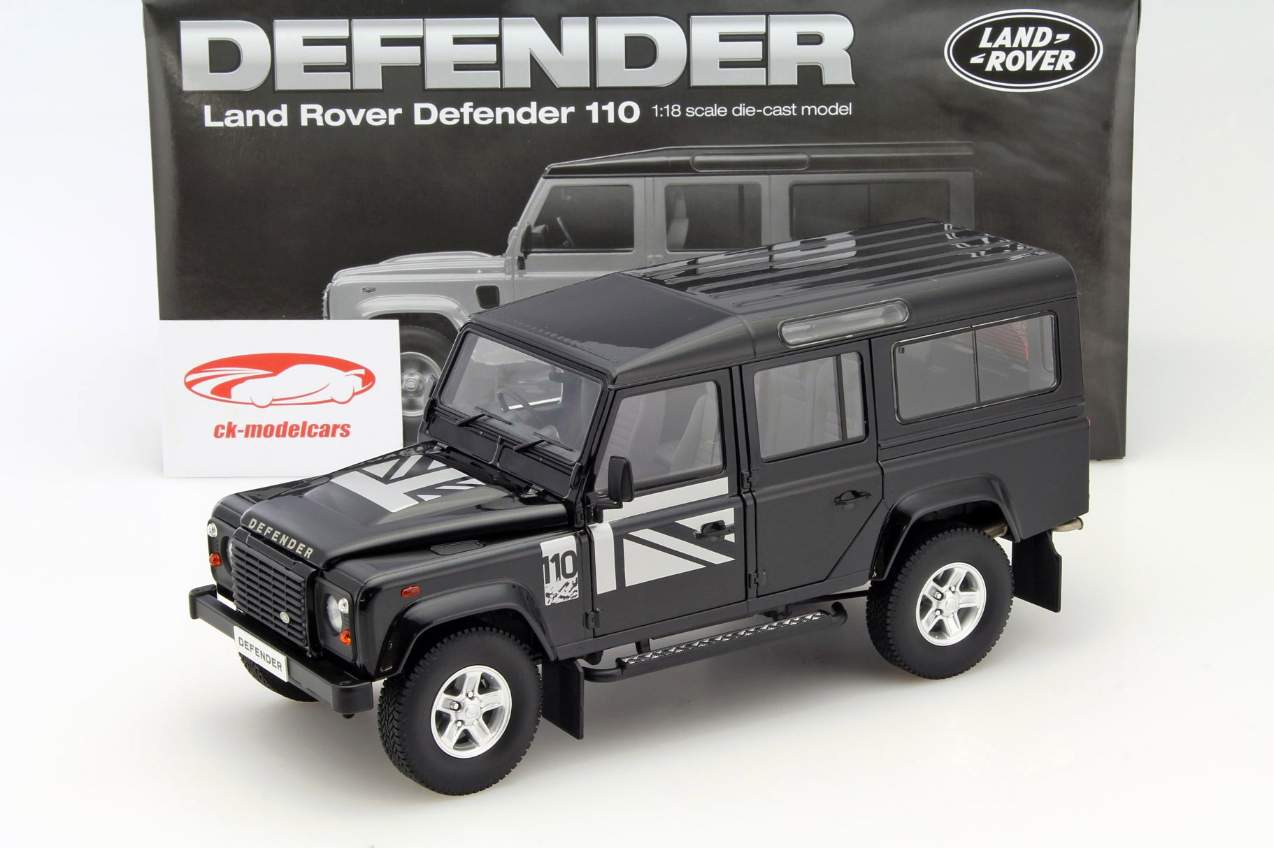 Land Rover Defender 110 RHD black 1:18 Century Dragon