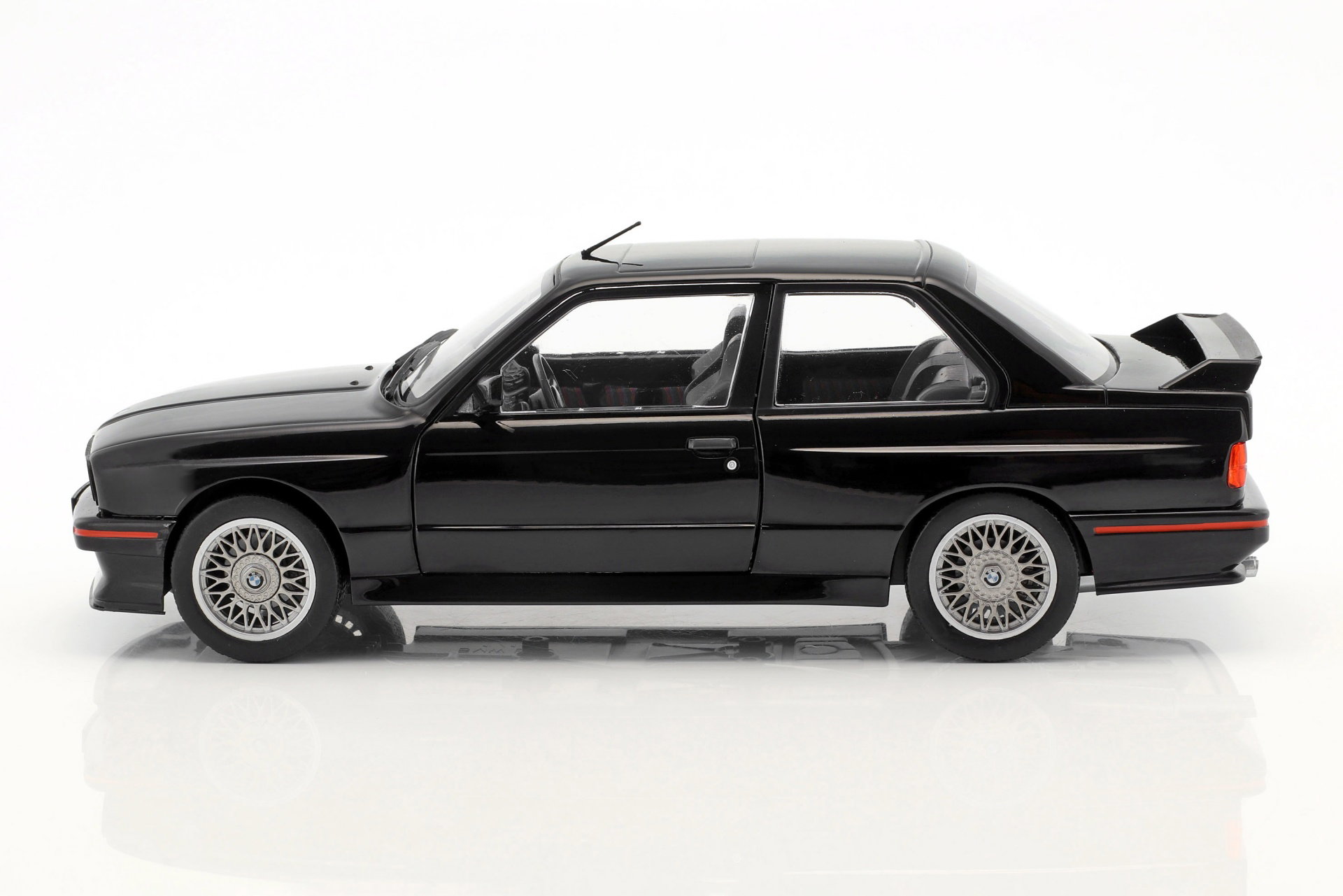 ミニカー  M3 SPORT EVOLUTION 1:18 ミニカー M3 SPORT EVOLUTION 1:18 ミニカー M3 SPORT EVOLUTION 1:18