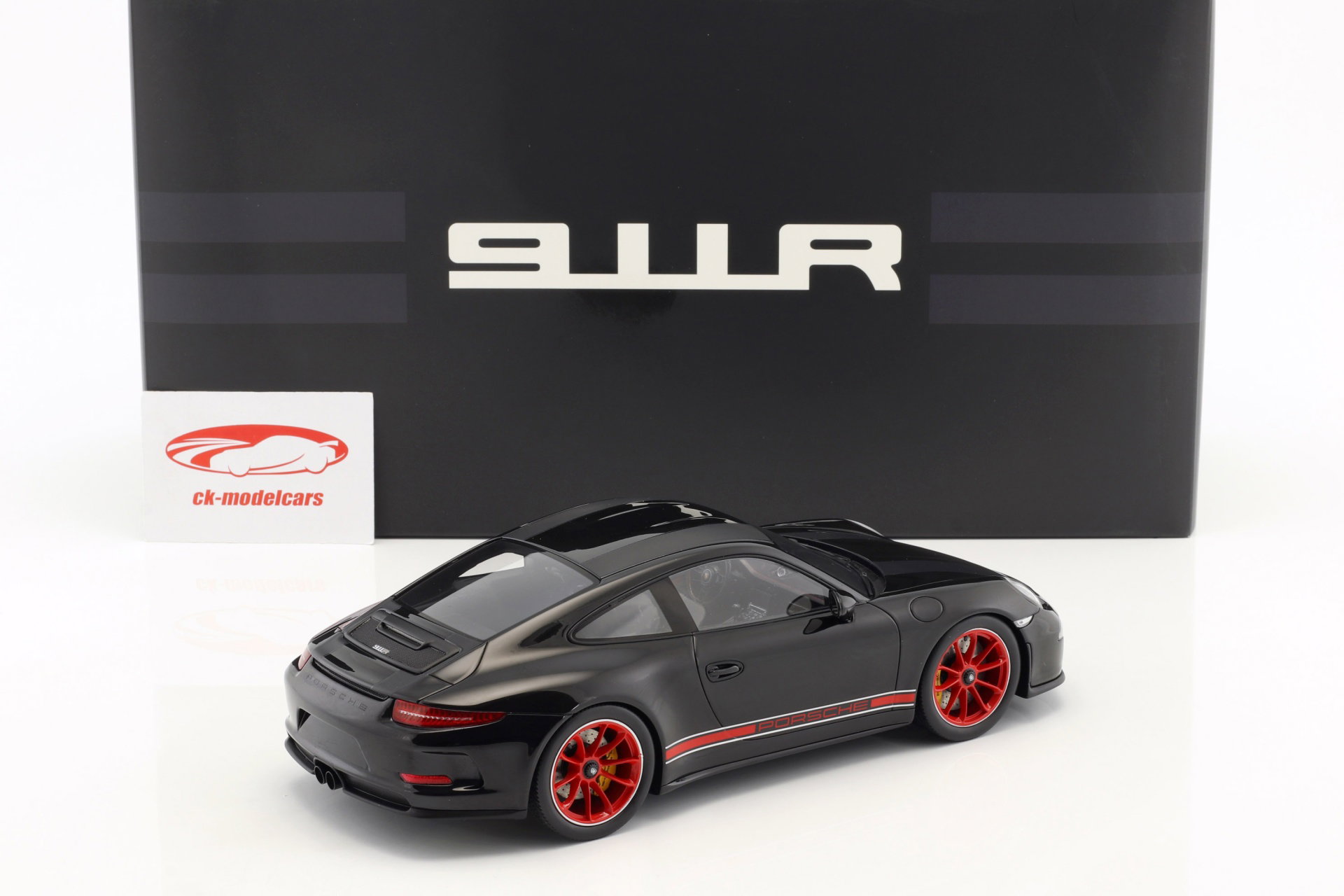 Porsche 911 (991) R year 2016 black / red with showcase 1:18 Spark