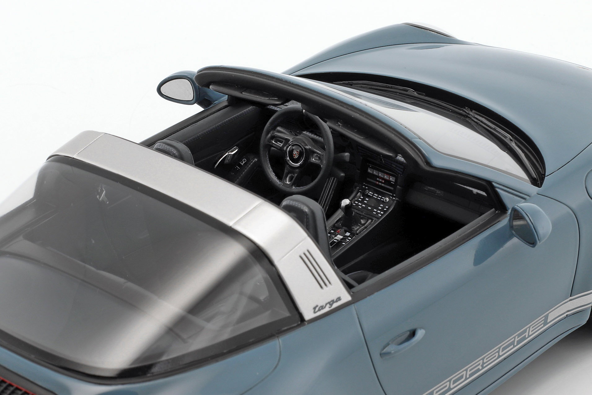 Porsche 911 (991 II) Targa 4S aetna blue with showcase 1:18 Spark