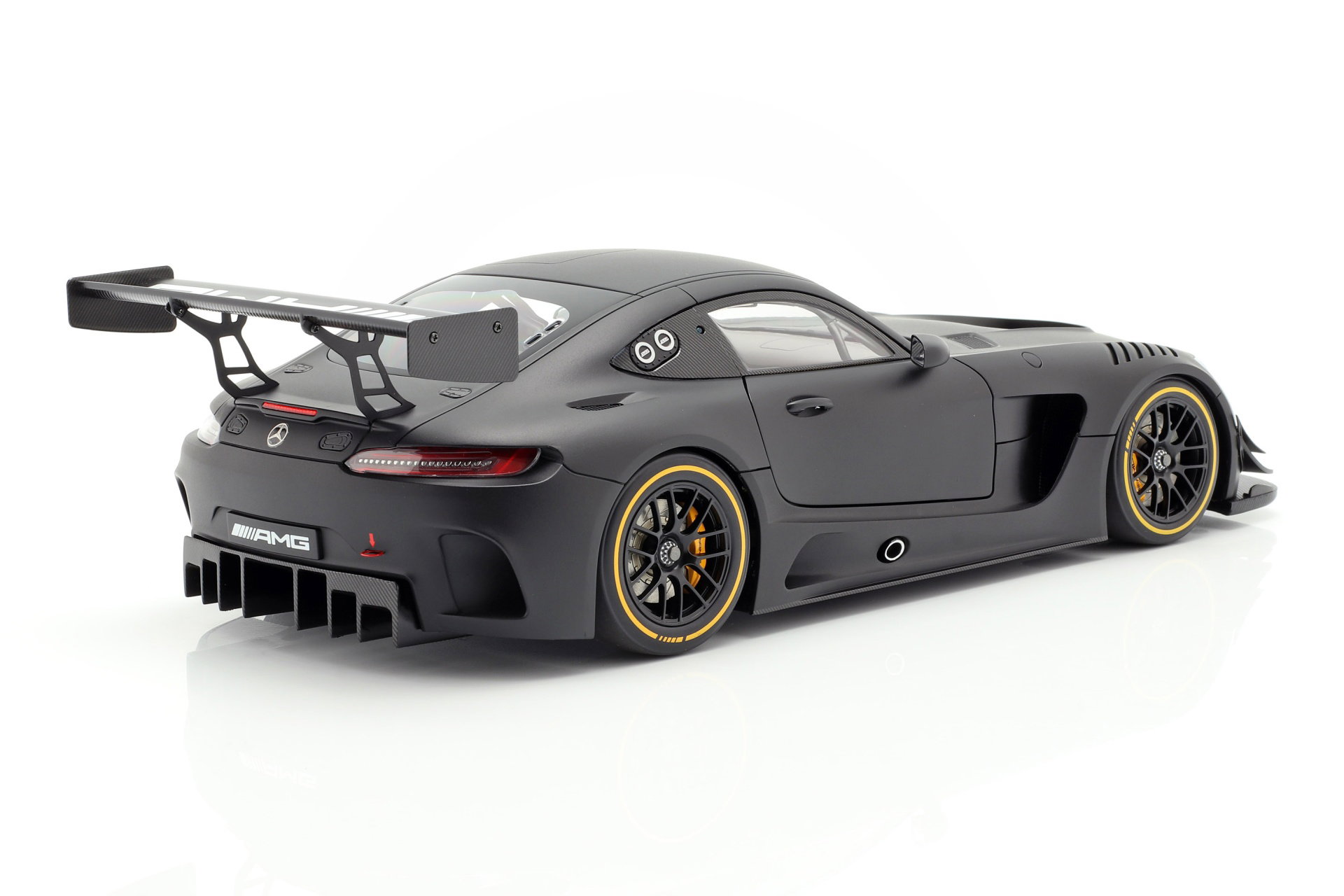 Mercedes-Benz AMG GT3 Plain Body Version 2015 black 1:18 AUTOart