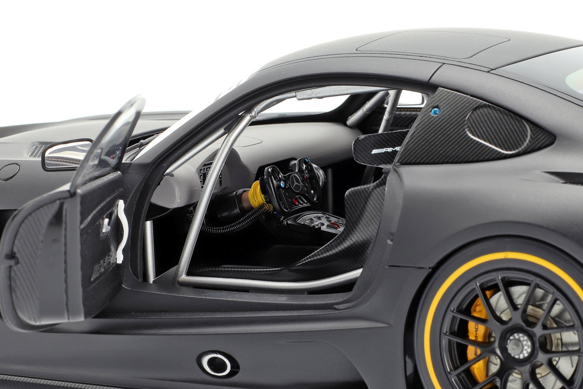 Mercedes-Benz AMG GT3 Plain Body Version 2015 black 1:18 AUTOart