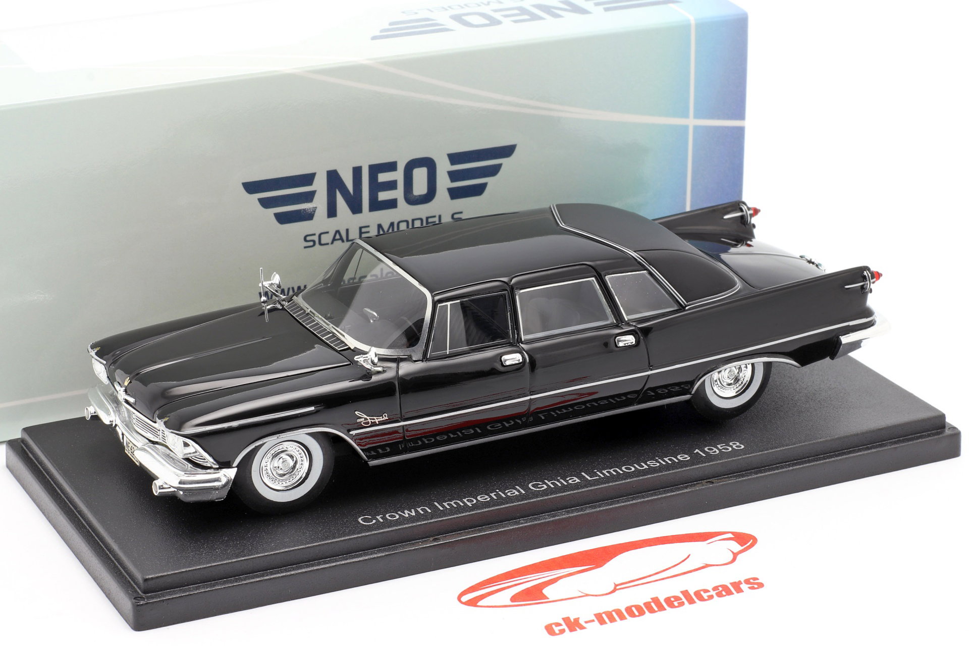 Imperial Crown Ghia Limousine Year 1958 black 1:43 Neo