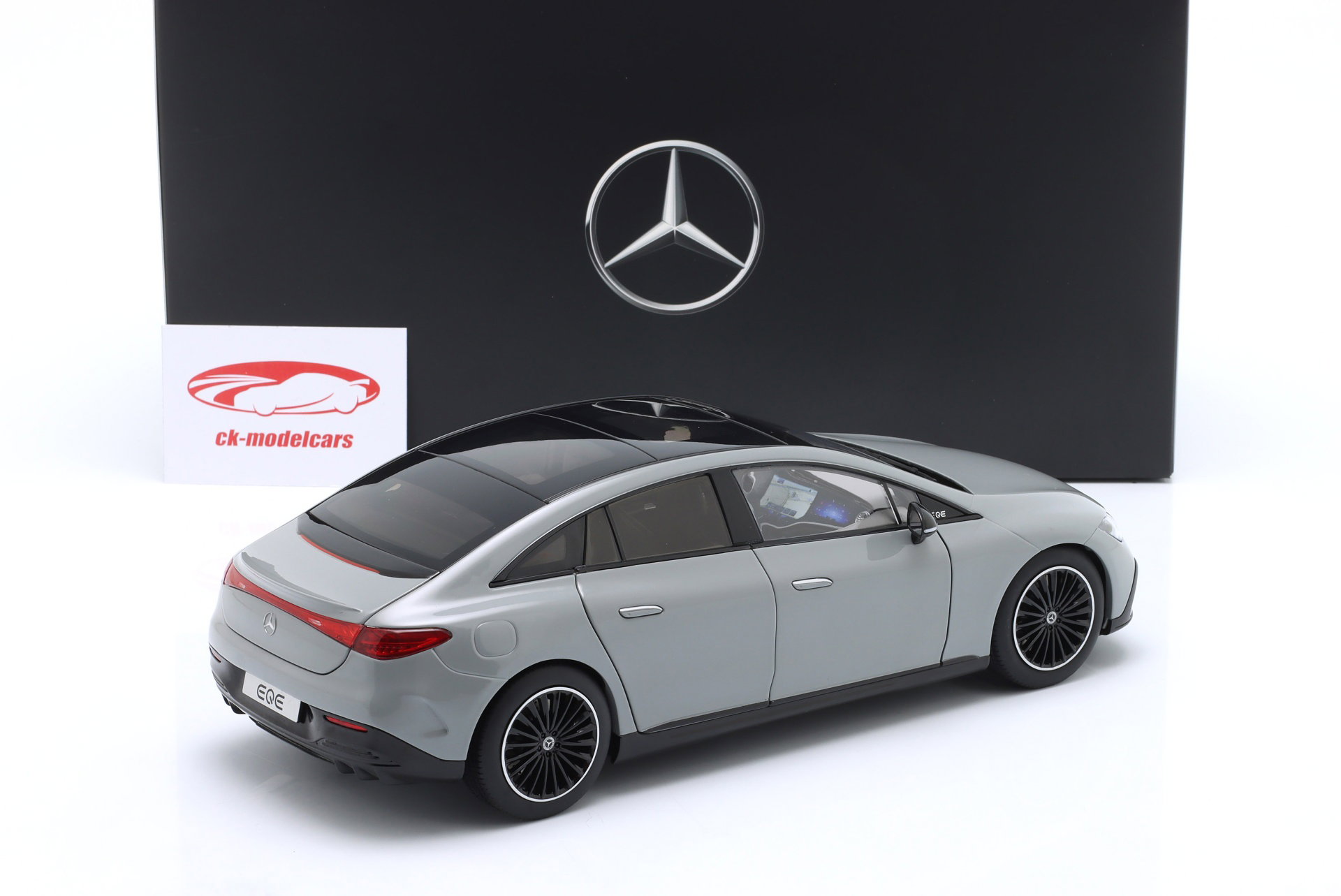 Mercedes-Benz EQE (V295) Année de construction 2022 alpin Gris 1:18 NZG