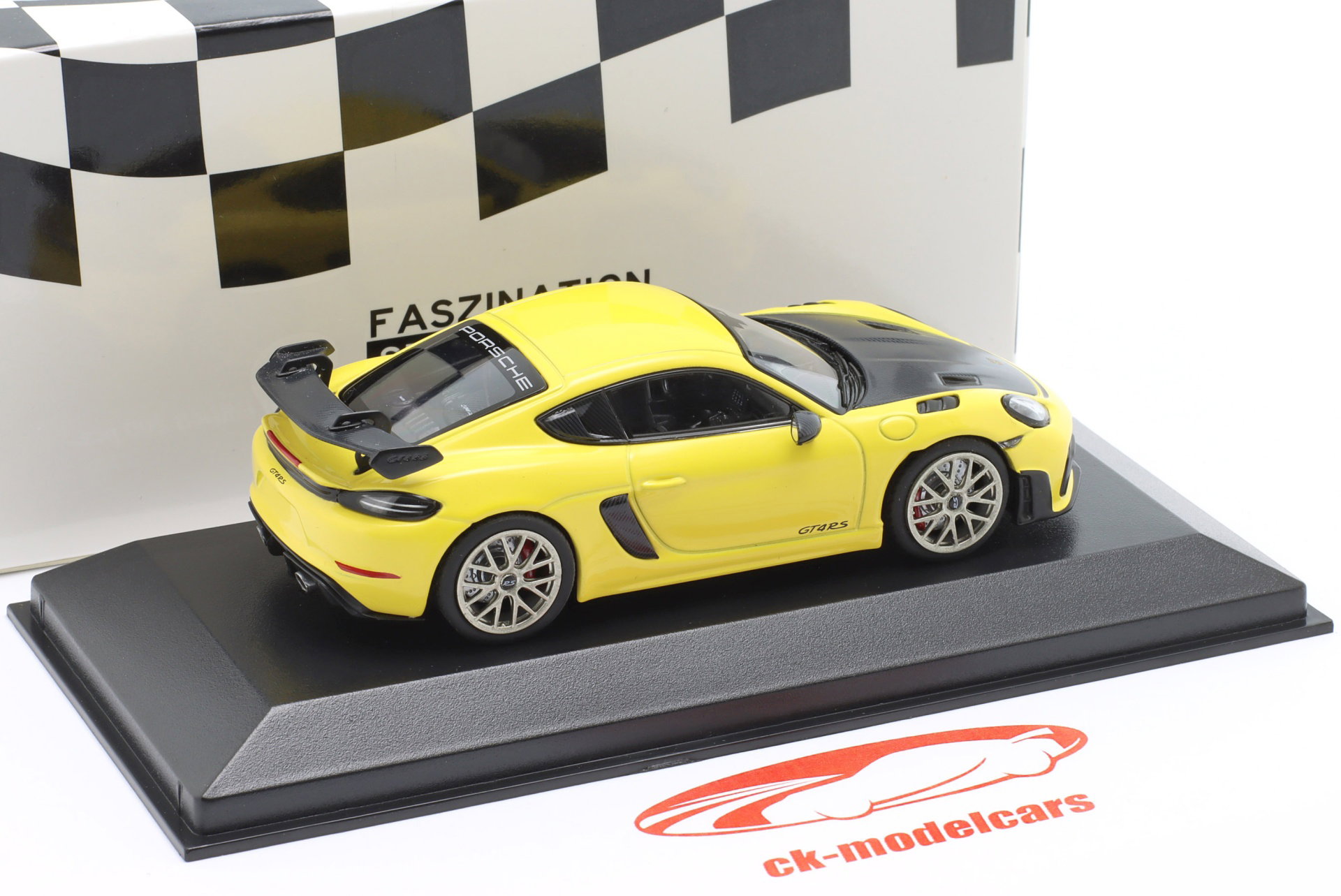 Porsche 718 ケイマン　GT4 1/43 ミニカー イエロー Minichamps 1:43 Porsche 718 (982) Cayman GT4 RS 2021 yellow