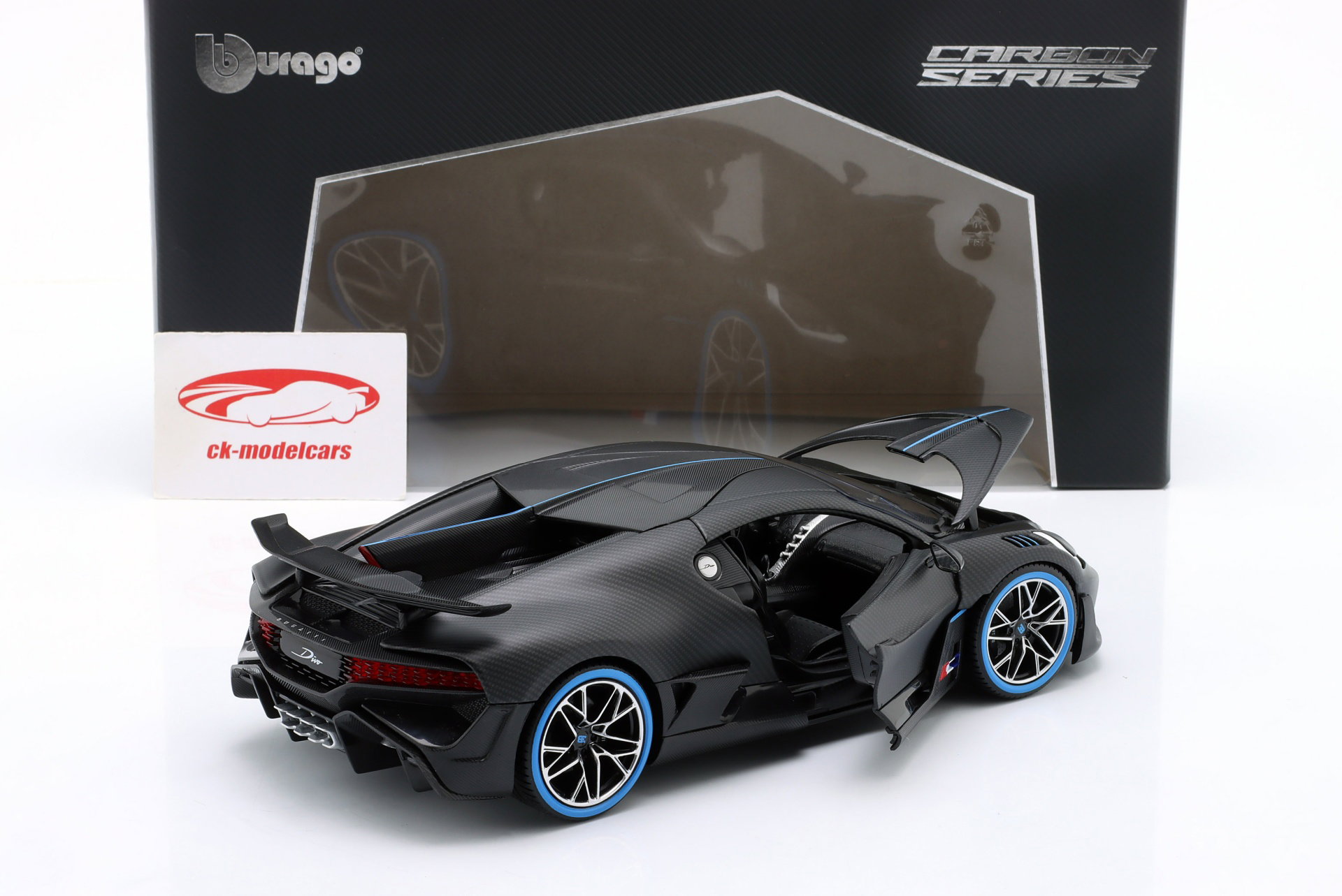 Bburago 1:18 Bugatti Divo 50th Anniversary 2018 mat black / carbon