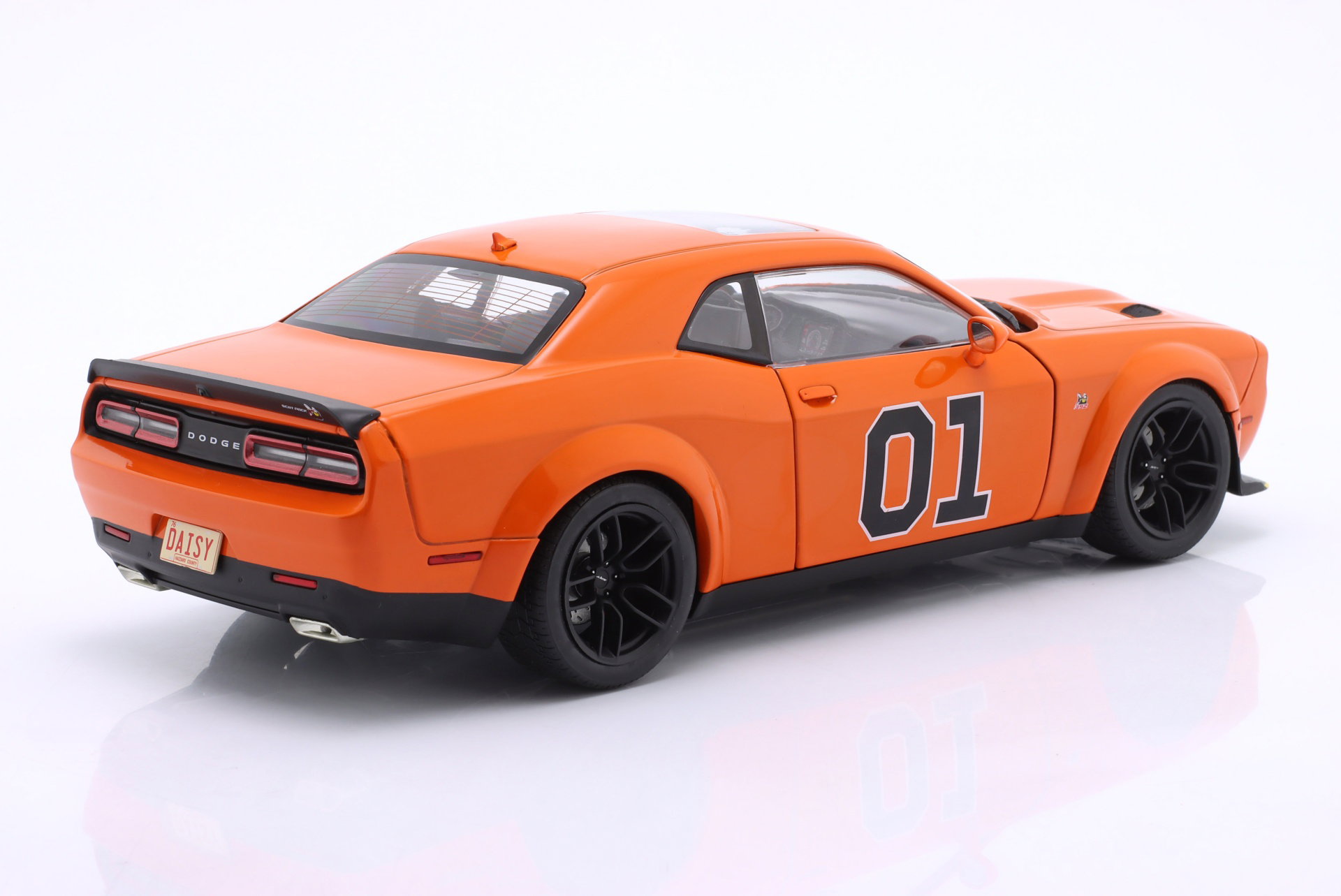 Solido 1:18 Dodge Challenger R/T Scat Pack Widebody #01 Hazzard