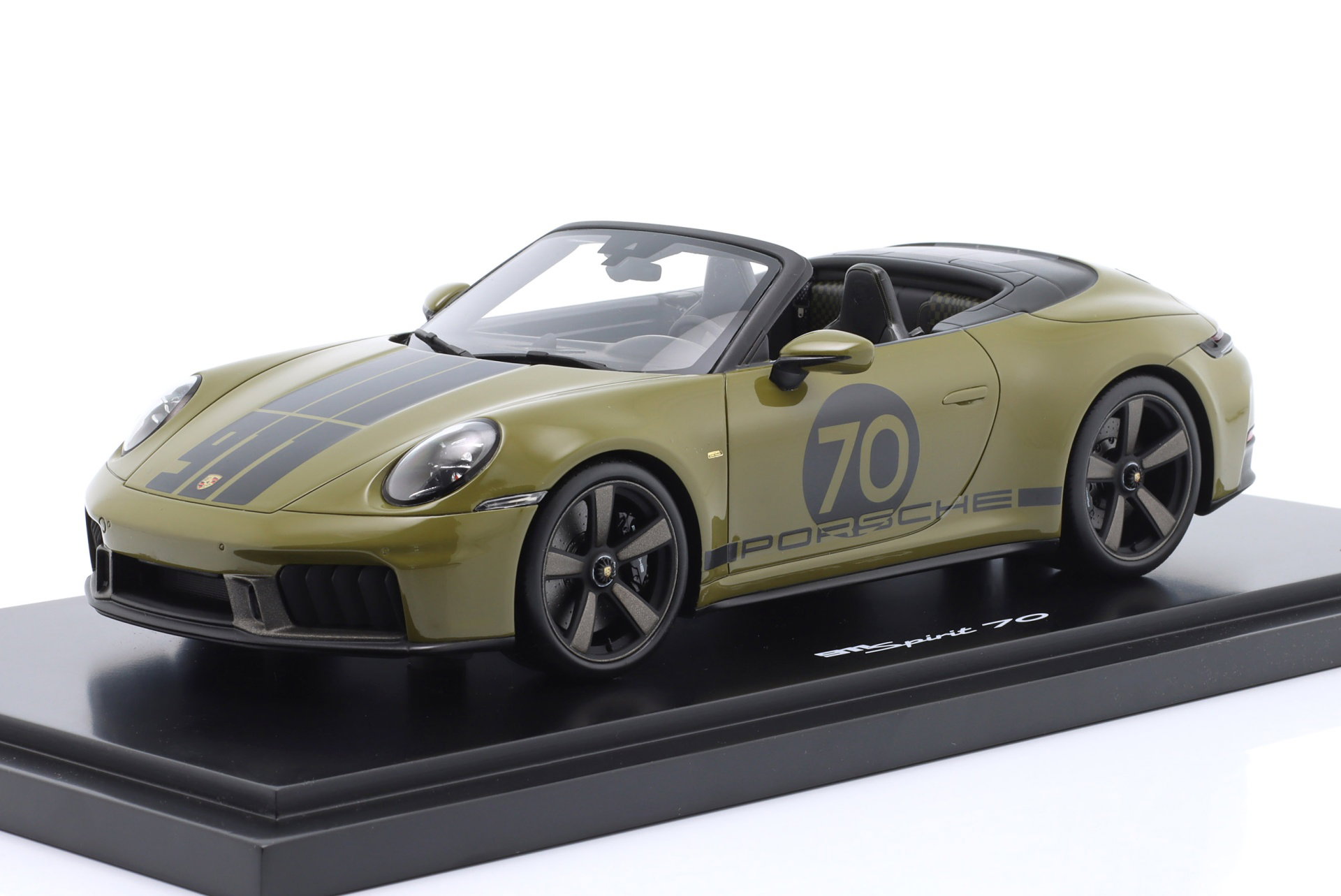 Spark 1:18 Porsche 911 (992.2) Spirit 70 建設年 2025 olive neo