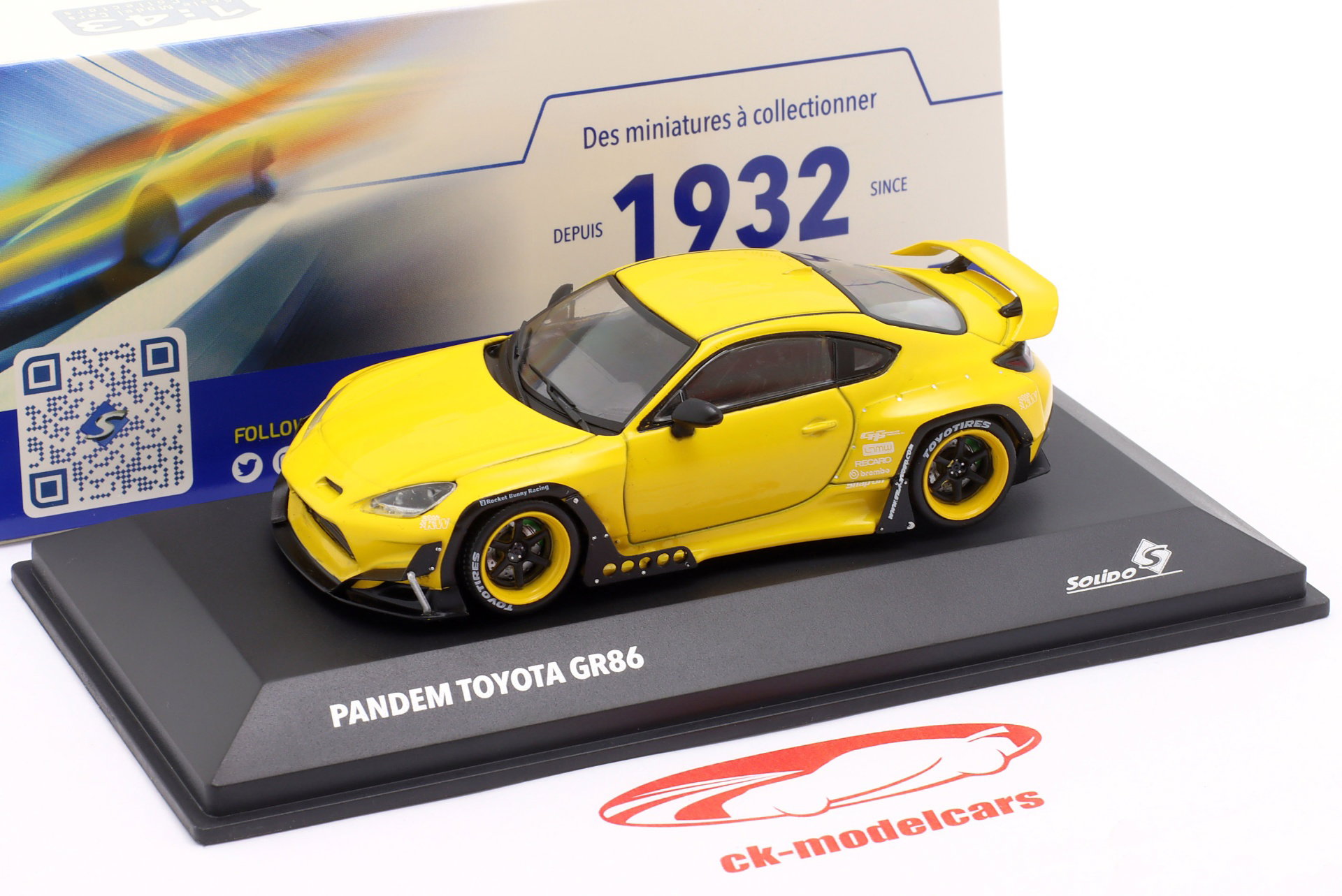 Toyota GR86 Pandem Rocket Bunny amarelo 1:43 Solido