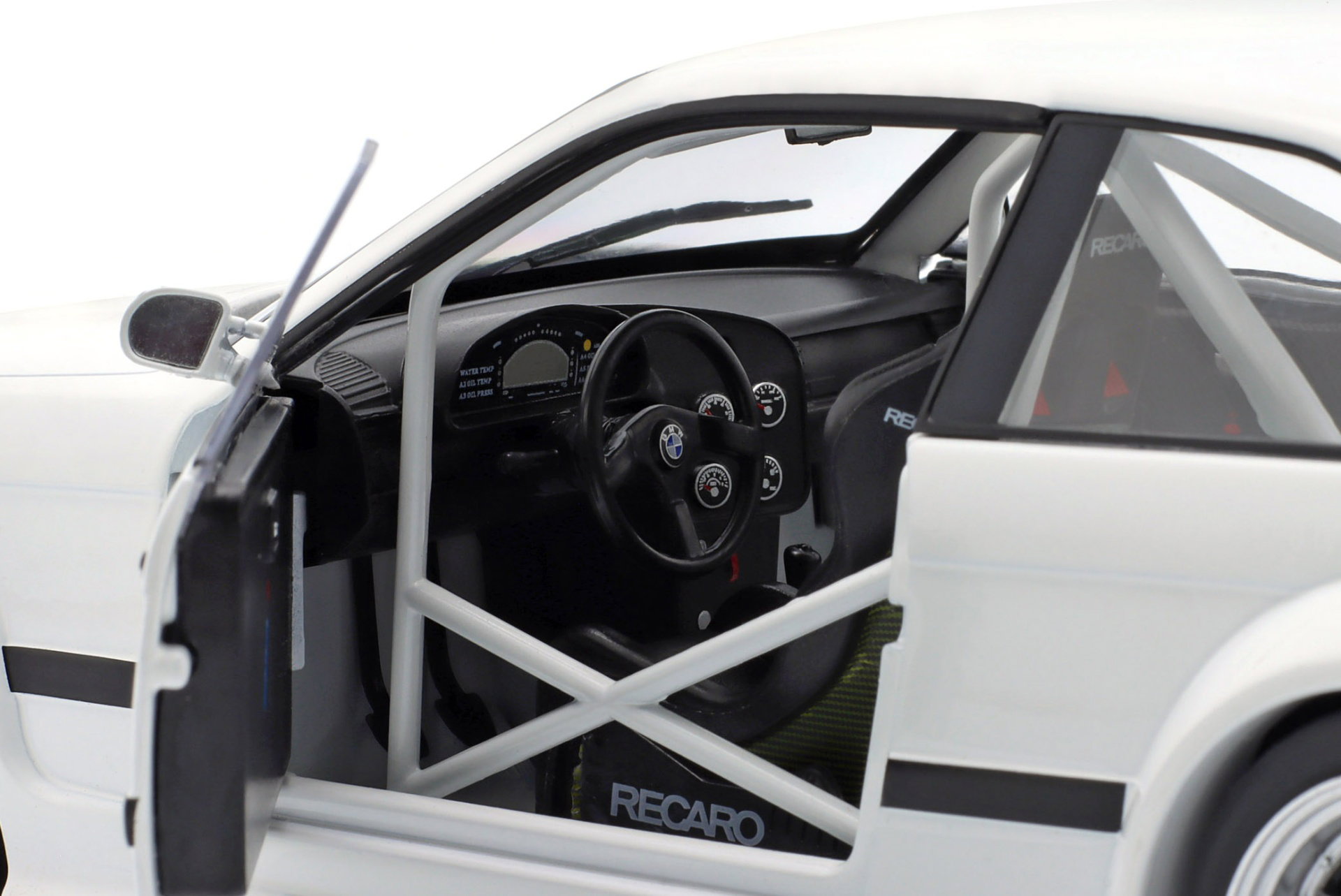 WERK83 1:18 BMW M3 (E36) GTR Plain body version white W18051001