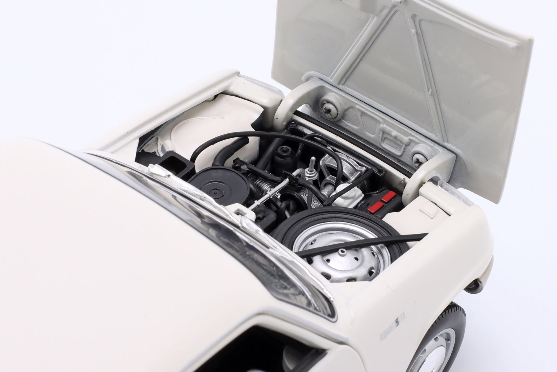 Renault 5 Year 1972 white 1:18 Norev