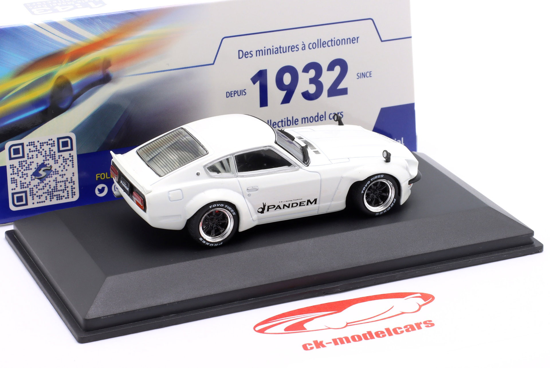 Datsun 240Z Pandem Rocket Bunny Año de construcción 1973 blanco 1:43 Solido