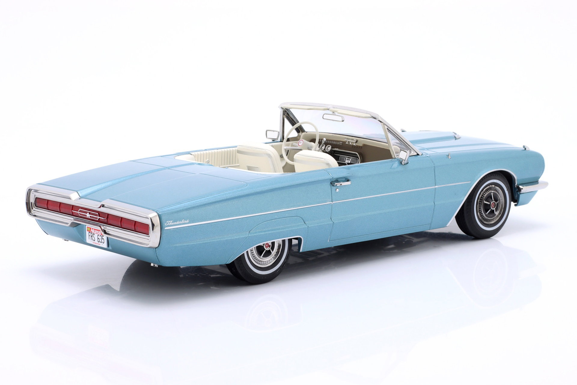 Ford Thunderbird converteerbaar Bouwjaar 1966 lichtblauw metalen 1:18 KK-Scale