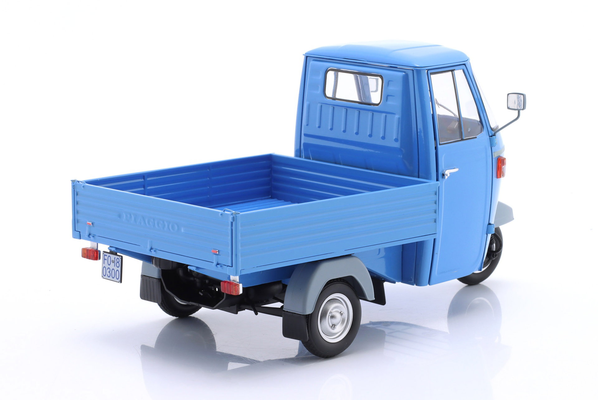 Piaggio Ape P501 Pick-Up Byggeår 1979 blå 1:18 MITICA