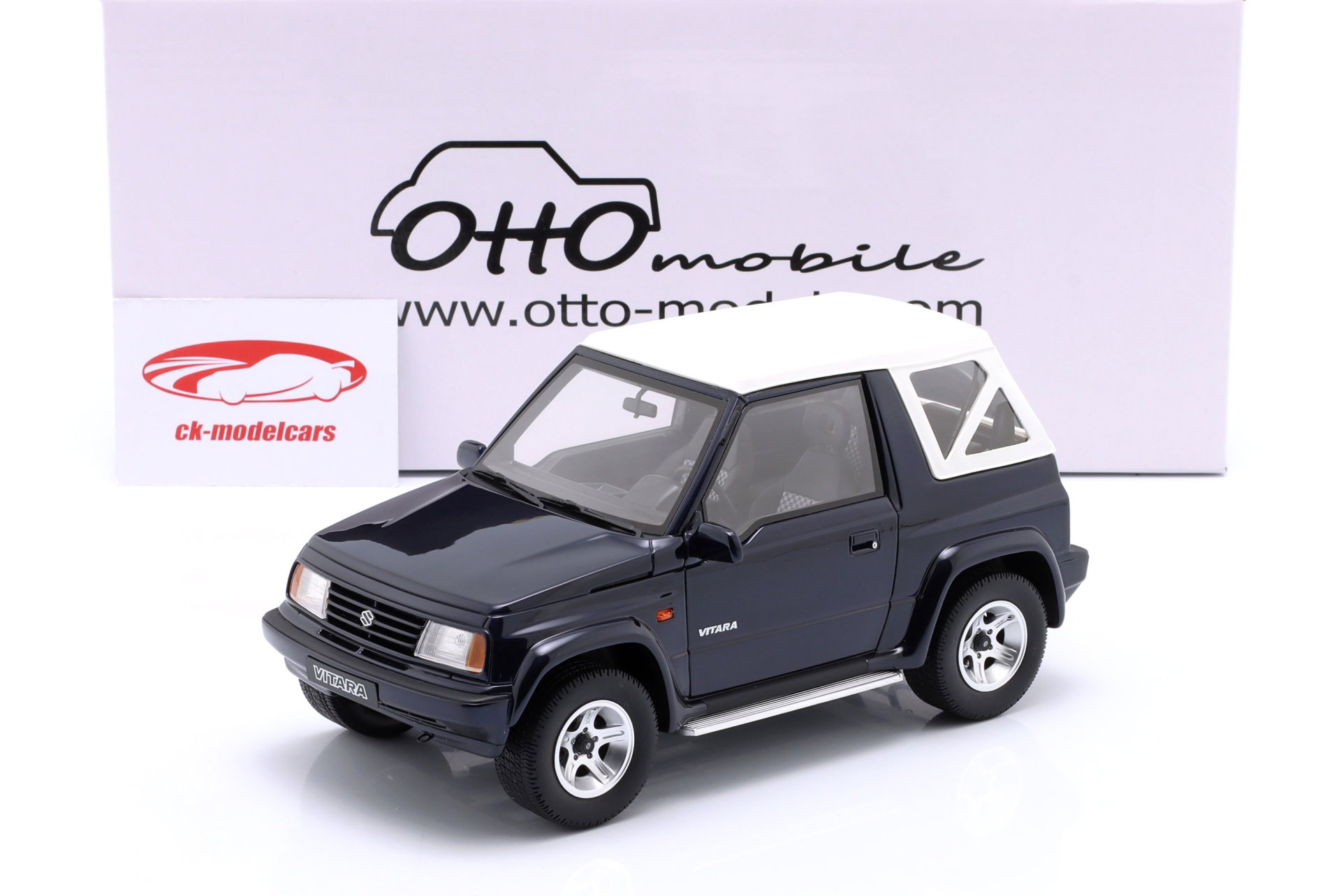 Suzuki Vitara JLX Closed Top Byggeår 1994 mørkeblå metallisk 1:18 OttOmobile