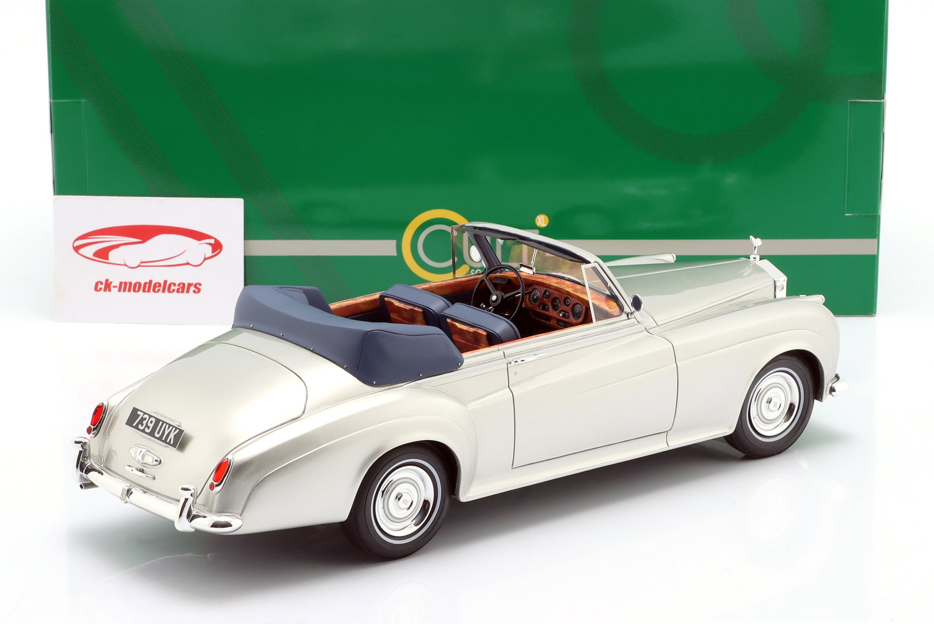 Rolls Royce Silver Cloud II Année de construction 1960-1962 argent métallique 1:18 Cult Scale