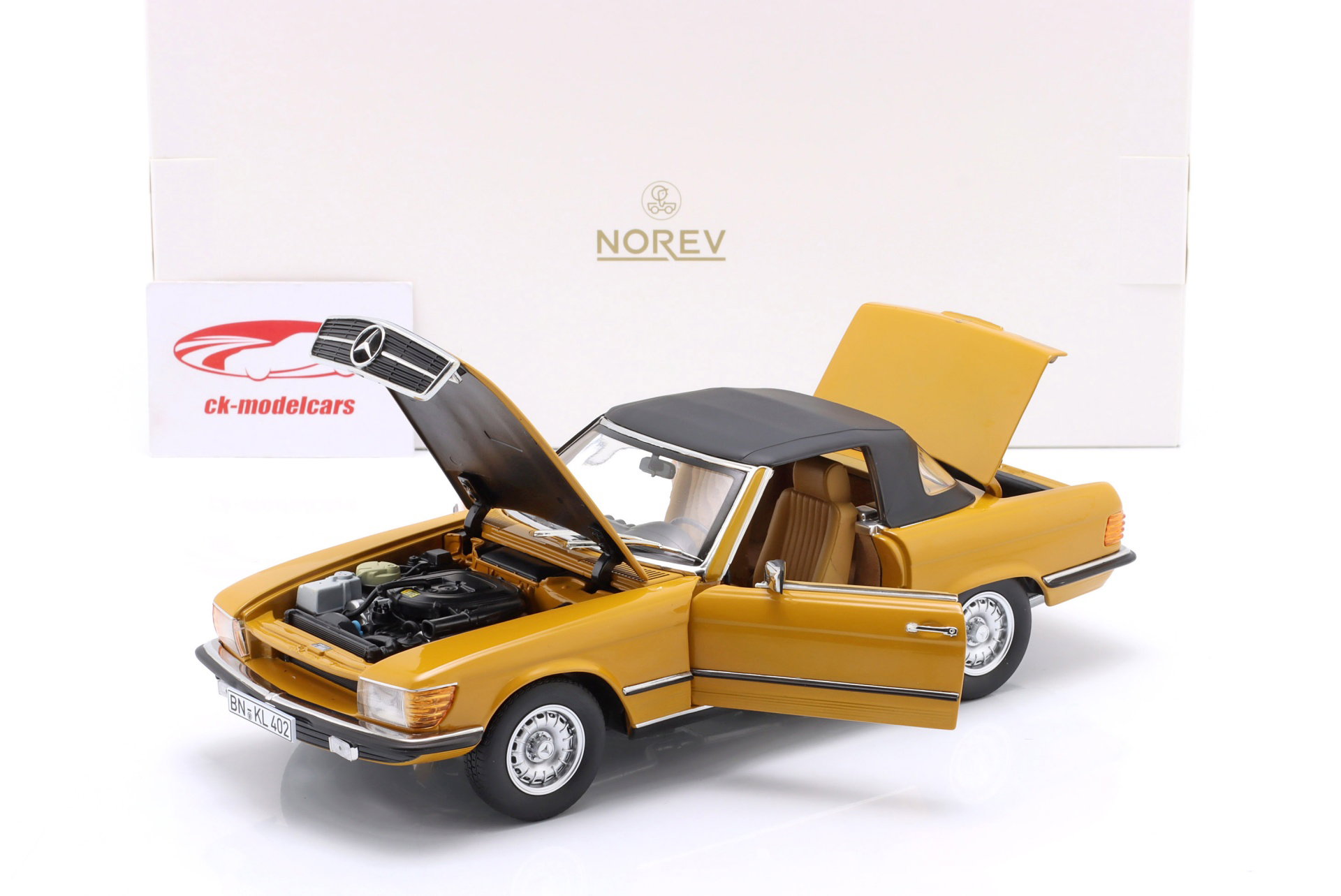 Mercedes-Benz 450 SL (R107) Bouwjaar 1975 cayenne oranje 1:18 Norev