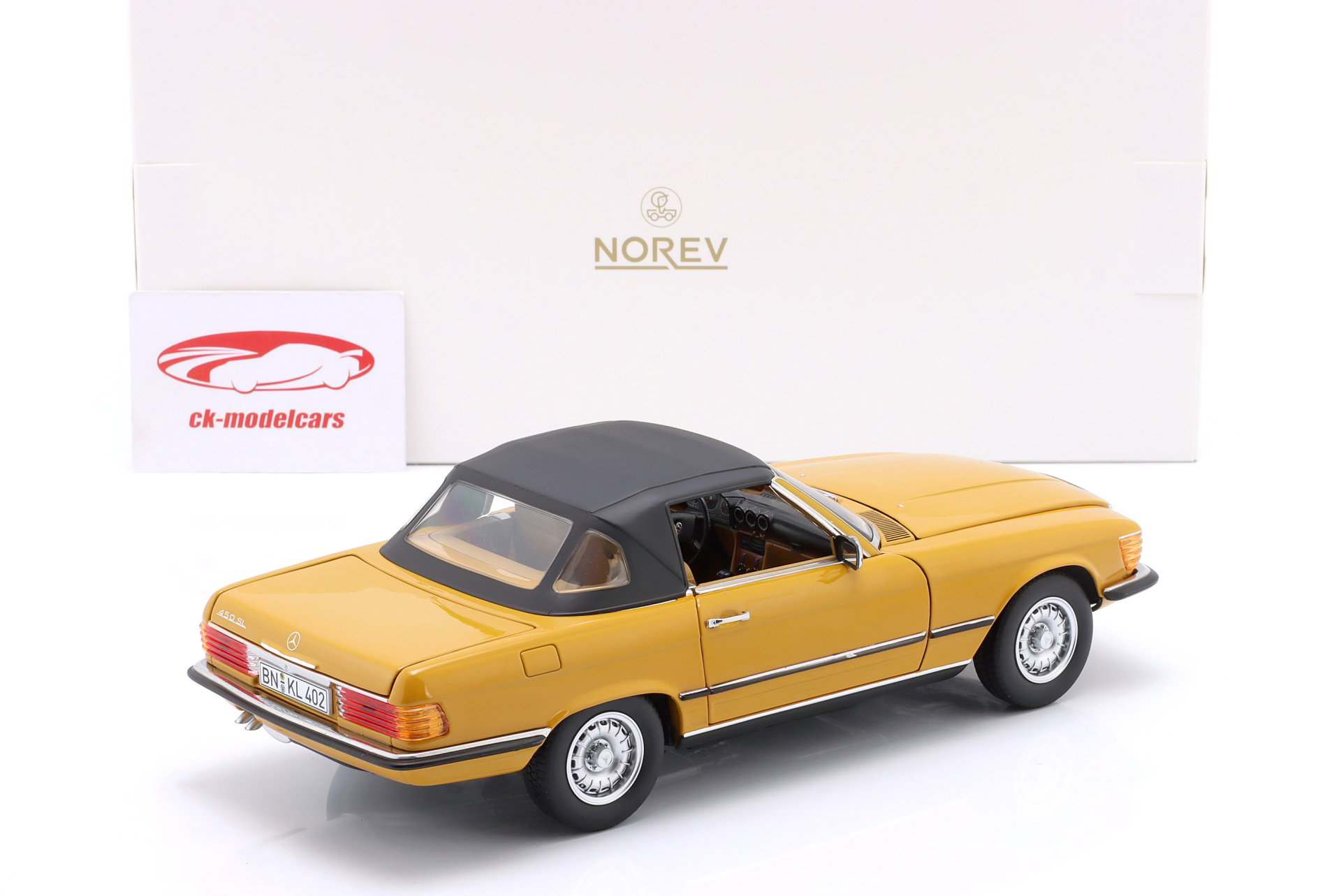 Mercedes-Benz 450 SL (R107) Bouwjaar 1975 cayenne oranje 1:18 Norev