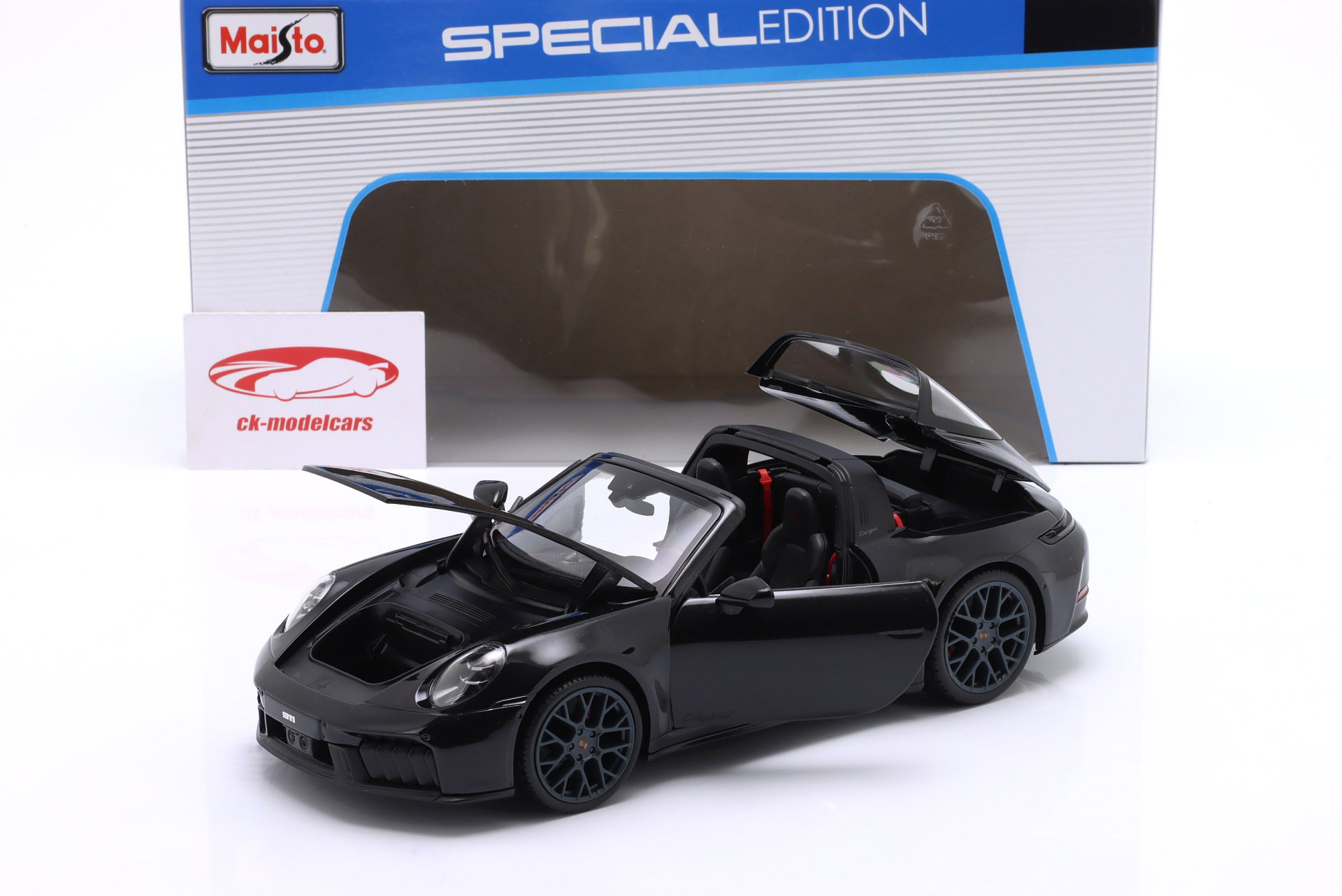Porsche 911 (992.2) Targa 4 GTS Hybride Année de construction 2025 noir 1:18 Maisto