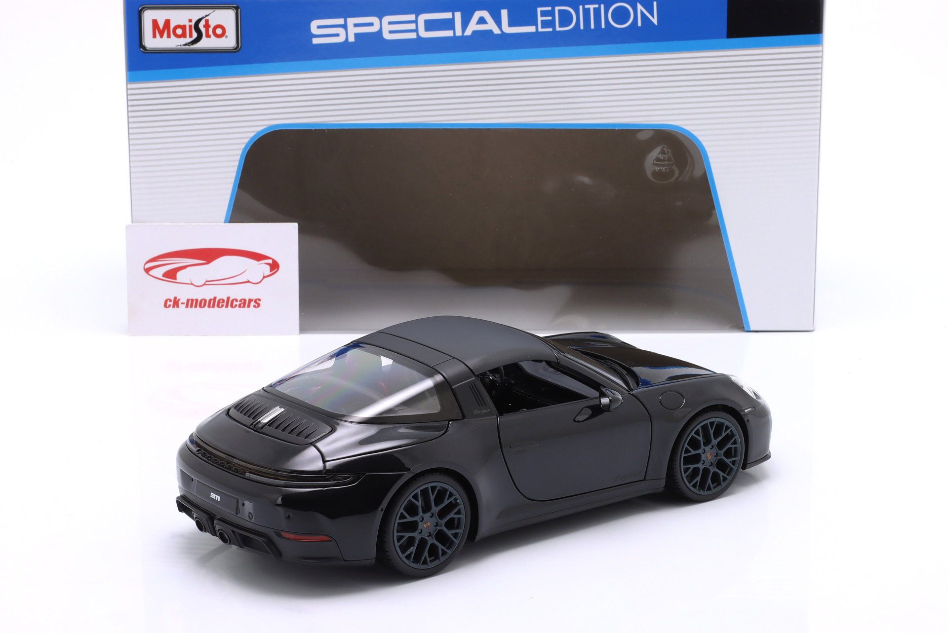 Porsche 911 (992.2) Targa 4 GTS Hybride Année de construction 2025 noir 1:18 Maisto
