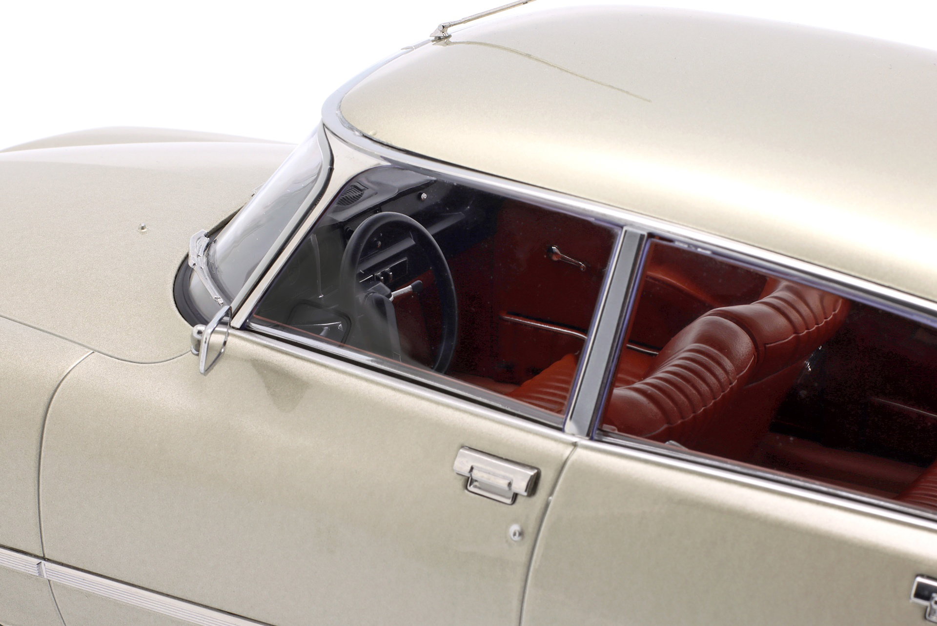 Citroen DS 23 Pallas Année de construction 1973 Tholonnet beige 1:12 Norev