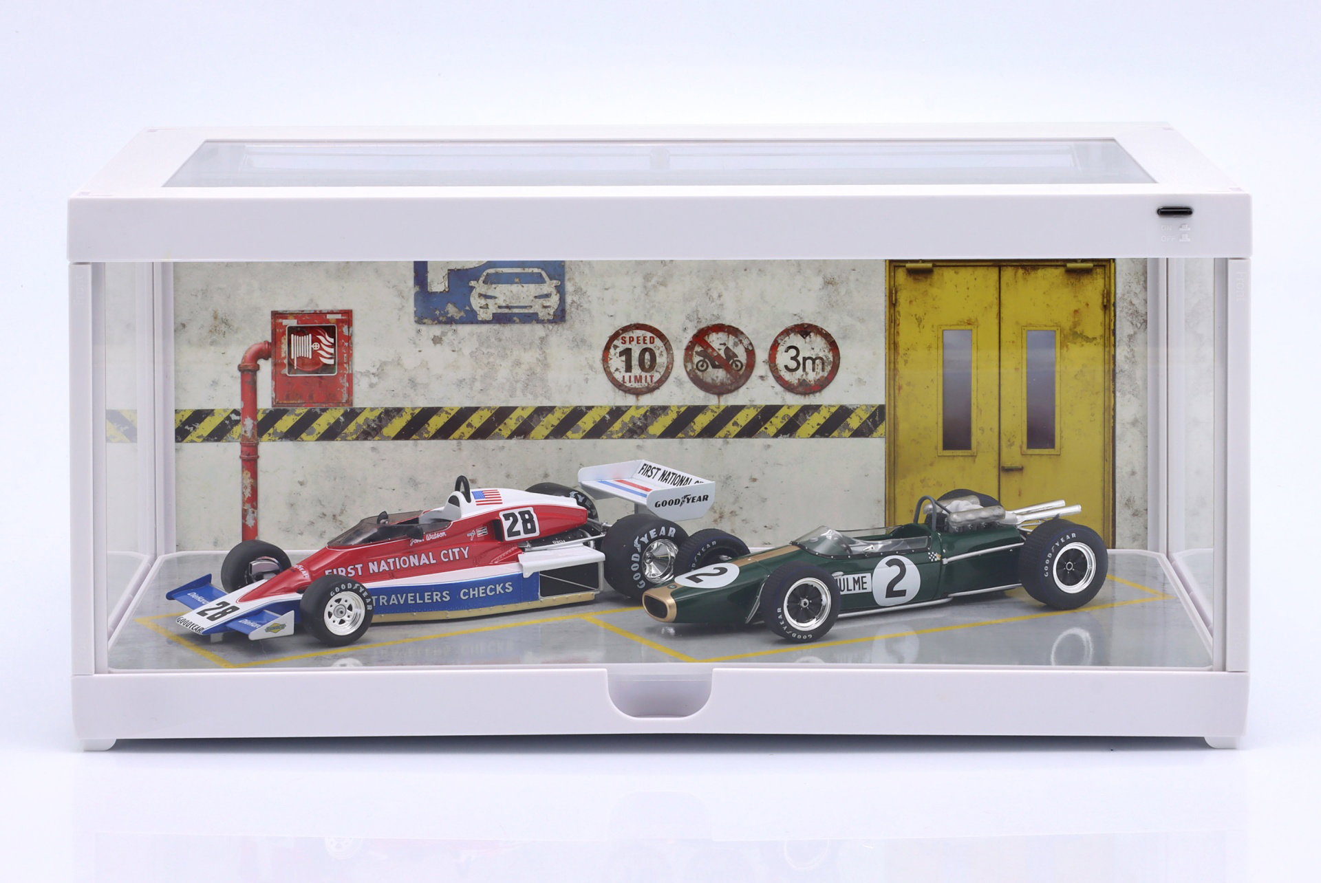 Diorama Vitrine individual branco com Iluminação LED para escala 1:18 / 1:24 Triple9