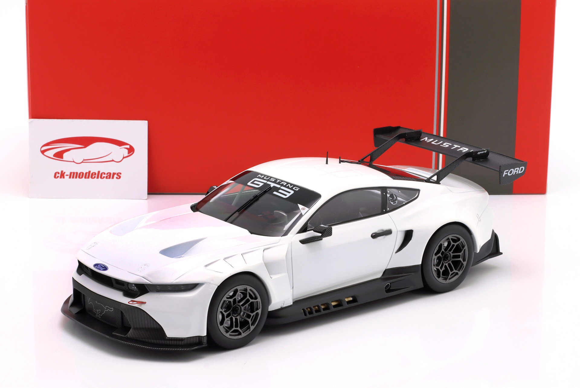 Ford Mustang GT3 Racing Spec Plain Body Version 2024 weiß 1:18 Ixo
