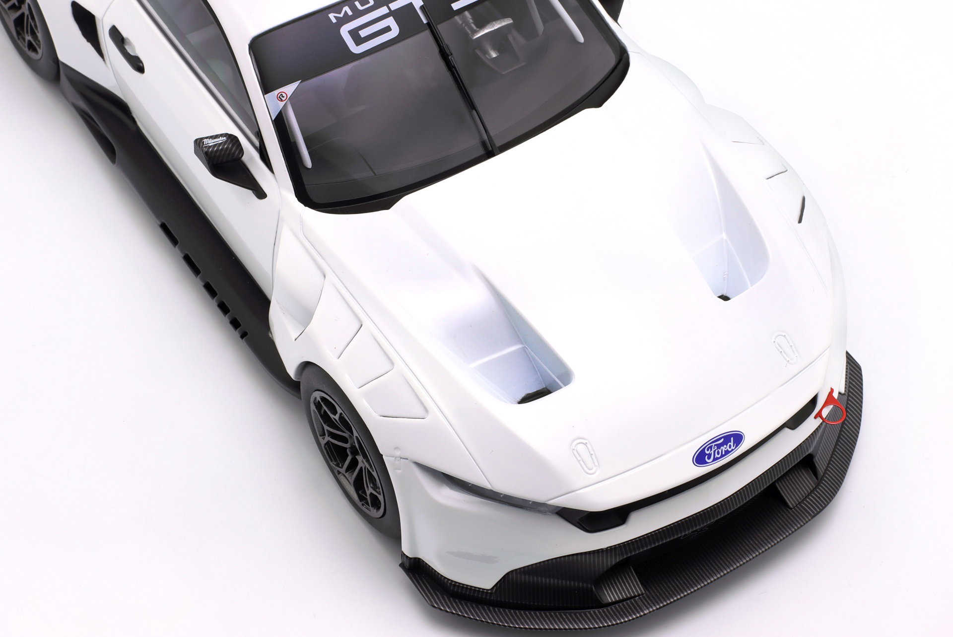 Ford Mustang GT3 Racing Spec Plain Body Version 2024 weiß 1:18 Ixo