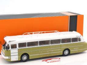 Ikarus 66 bus Bouwjaar 1972 wit / helder olijf 1:43 Ixo