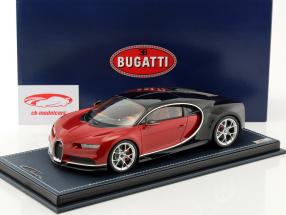 Bugatti Chiron rood / zwart met vitrine 1:18 MR Models
