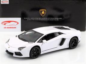 Lamborghini Aventador 700-4 wit 1:18 Rastar