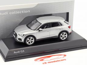 Audi Q3 floret silver 1:43 Spark