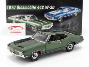 Oldsmobile 442 W-30 year 1970 green / black 1:18 GMP