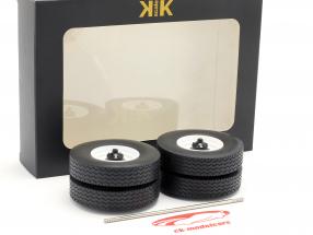 Felgen und Reifen Set mit Achse weiß 1:18 Road Kings