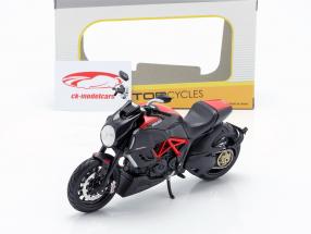 Ducati Diavel Carbon sort / rød 1:12 Maisto