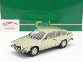 Alfa Romeo Alfetta GT Année de construction 1975 lumière vert métallique 1:18 Cult Scale