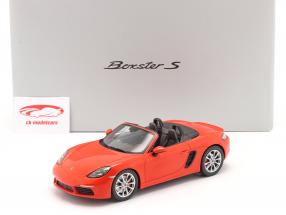 Porsche 718 Boxster S Year 2016 lava orange With Showcase 1:18 Spark