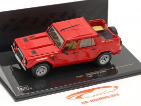 Lamborghini LM002 jaar 1986 rood 1:43 Ixo