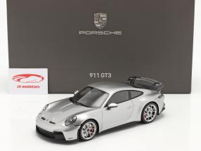 Porsche 911 (992) GT3 2021 GT银 金属的 和 展示柜 1:18 Minichamps