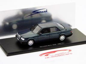 Mercedes-Benz 500E 1986 green metallic 1:43 Spark