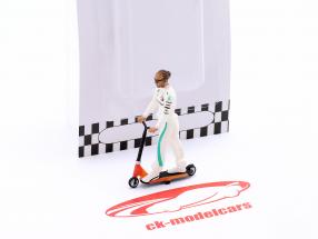 Lewis Hamilton スケート 原付 形 1:43 Cartrix