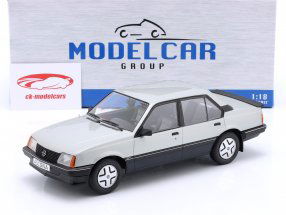 Opel Ascona C Ano de construção 1981 prata 1:18 ModelCar Group