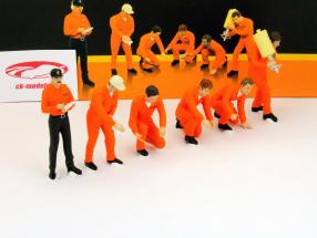 Team Jaegermeister Pit Stop Figures Set 1:18 TrueScale